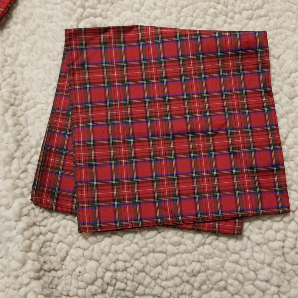 NWT Club Room Red Plaid Pocket Square